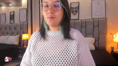 Emily online show from December 15, 11:12 am