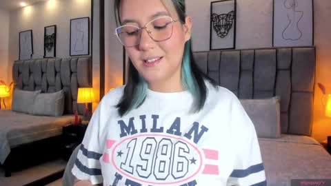 Emily online show from December 21, 3:47 am