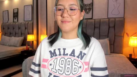 Emily online show from December 21, 7:03 am