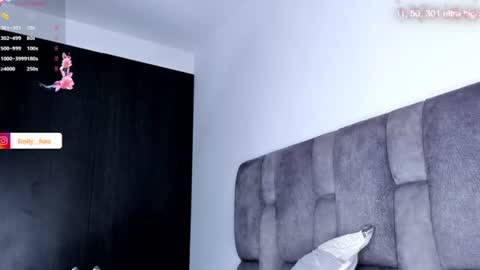 Snapshot of emily___fox chatting on July 20, 11:34 am Emily online show from July 20, 11:34 am