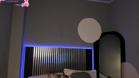 Snapshot of emily_beltonn chatting on October 9, 8:07 pm online show from October 9, 8:07 pm