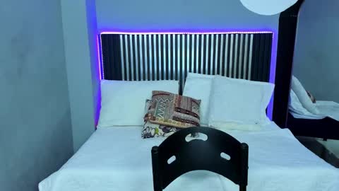 Snapshot of emily_beltonn chatting on October 23, 7:45 pm online show from October 23, 7:45 pm