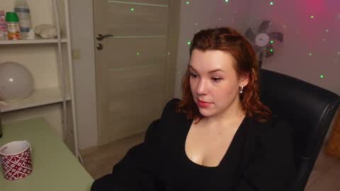 EMILY BOKER online show from January 16, 1:20 am