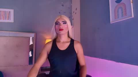 emily_castillo1_ online show from June 23, 5:27 am