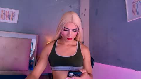 emily_castillo1_ online show from July 8, 4:50 am