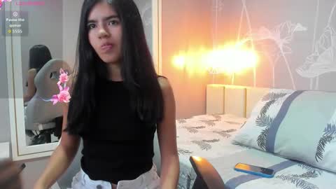 Snapshot of emily_cute4u chatting on February 14, 6:48 pm Emily online show from February 14, 6:48 pm