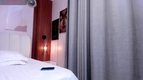 Snapshot of emily_cute4u chatting on February 18, 12:06 am Emily online show from February 18, 12:06 am