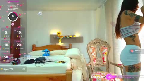 emily_foru online show from November 5, 5:57 pm