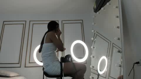 emily_gaviria1 online show from April 4, 12:13 pm