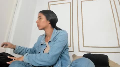 emily_gaviria1 online show from May 28, 12:13 pm