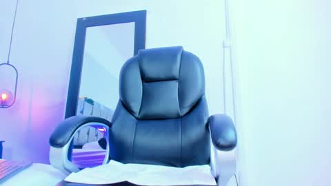 Emi  online show from January 14, 12:56 pm