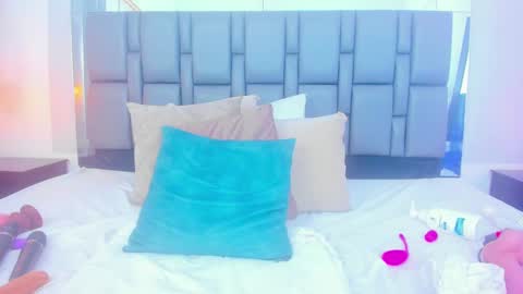 Emi  online show from January 24, 8:22 pm