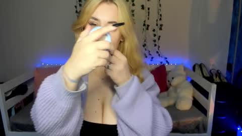 EMILY online show from October 18, 2:25 am