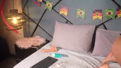 Snapshot of emily_greco chatting on June 19, 11:58 am emily_greco online show from June 19, 11:58 am