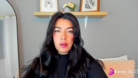 Snapshot of emily_haze chatting on December 10, 10:17 am Emily online show from December 10, 10:17 am