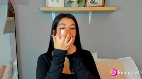 Snapshot of emily_haze chatting on February 27, 11:10 am Emily online show from February 27, 11:10 am