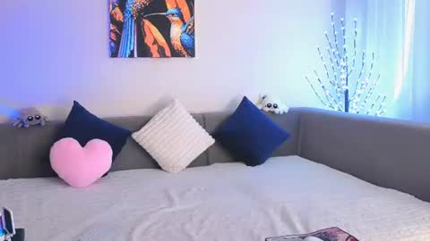 Snapshot of emily_heels chatting on July 6, 10:45 am Emily Heels online show from July 6, 10:45 am