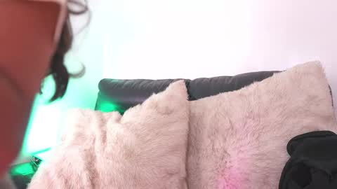 mily online show from March 21, 1:48 pm