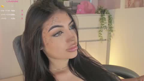 EmilyKenner  Independent model  online show from October 31, 11:44 am