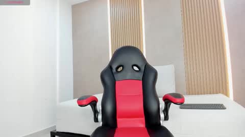 emily_kovac online show from December 5, 12:14 pm