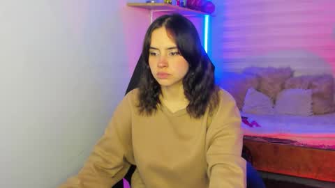 emily_lindey online show from October 21, 3:18 am