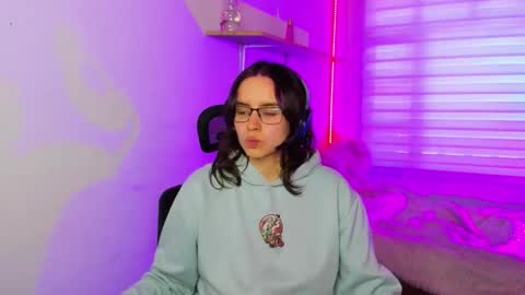 emily_lindey online show from November 29, 3:15 pm