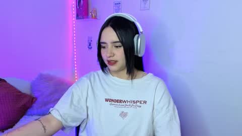 Emily Lindey online show from March 7, 5:04 am