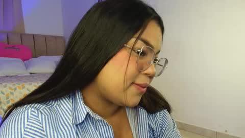 Snapshot of emily_morgam chatting on June 8, 6:52 pm emily_morgam online show from June 8, 6:52 pm