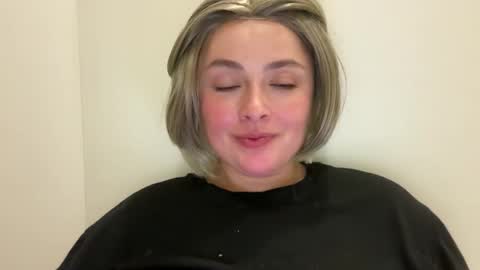 Snapshot of emily_morning_dew chatting on April 26, 5:54 pm emily_morning_dew online show from April 26, 5:54 pm