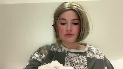 Snapshot of emily_morning_dew chatting on May 1, 6:12 pm emily_morning_dew online show from May 1, 6:12 pm