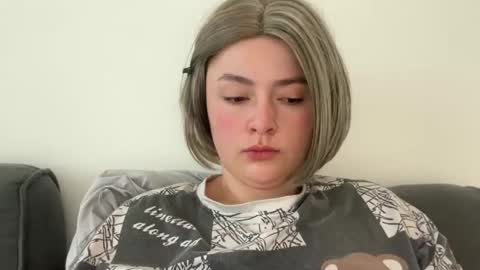Snapshot of emily_morning_dew chatting on May 8, 4:29 am emily_morning_dew online show from May 8, 4:29 am