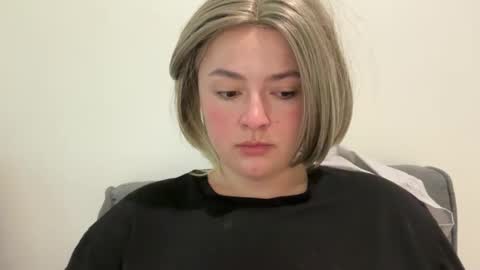 Snapshot of emily_morning_dew chatting on May 18, 4:07 am emily_morning_dew online show from May 18, 4:07 am