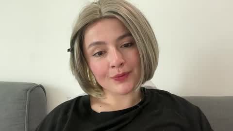 Snapshot of emily_morning_dew chatting on May 20, 6:08 am emily_morning_dew online show from May 20, 6:08 am