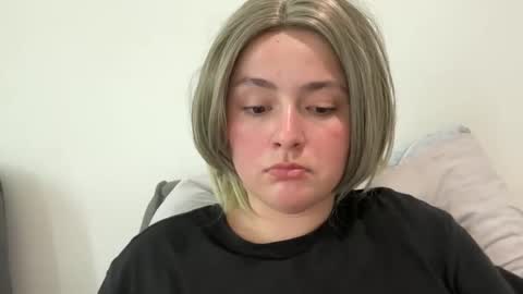 Snapshot of emily_morning_dew chatting on June 6, 9:36 am emily_morning_dew online show from June 6, 9:36 am