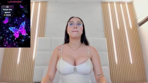 emily_nova_ online show from March 21, 11:48 am