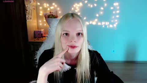 Lia online show from March 3, 6:44 pm