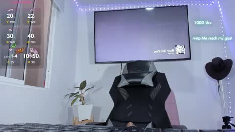 Snapshot of emily_palmeer chatting on February 15, 11:41 am emily_palmeer online show from February 15, 11:41 am