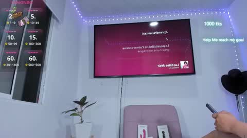 Snapshot of emily_palmeer chatting on February 27, 11:16 pm emily_palmeer online show from February 27, 11:16 pm