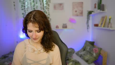 emily_paris18 online show from June 5, 1:39 pm