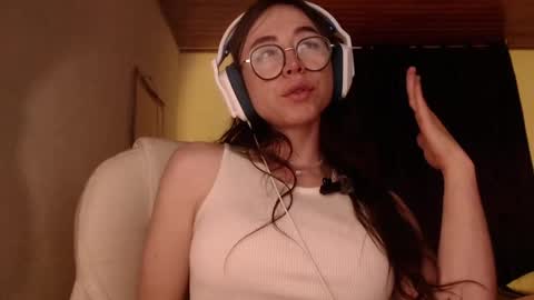 emily_pearl_ online show from December 12, 11:58 pm