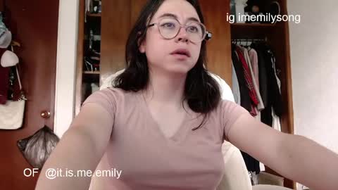 emily_pearl_ online show from May 23, 8:13 pm