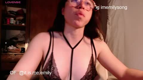 emily_pearl_ online show from May 26, 10:39 pm