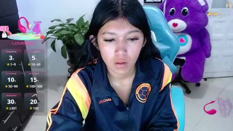       online show from April 10, 11:04 am