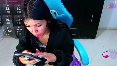 Snapshot of emily_rosse04 chatting on June 22, 10:12 am online show from June 22, 10:12 am