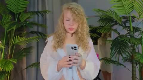 emily shepard online show from November 18, 2:50 am