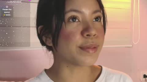 Snapshot of emily_sweett12 chatting on October 16, 12:28 pm Emily online show from October 16, 12:28 pm