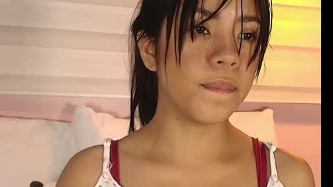 Snapshot of emily_sweett12 chatting on November 18, 12:20 pm Emily online show from November 18, 12:20 pm