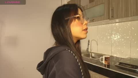 Snapshot of emily_sweett12 chatting on June 6, 12:21 pm Emily online show from June 6, 12:21 pm