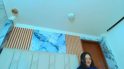 Emily Trujillo online show from December 17, 6:58 pm