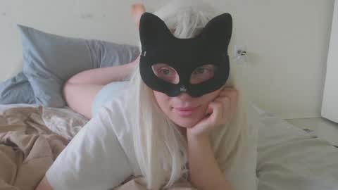 Emily online show from October 9, 6:28 pm